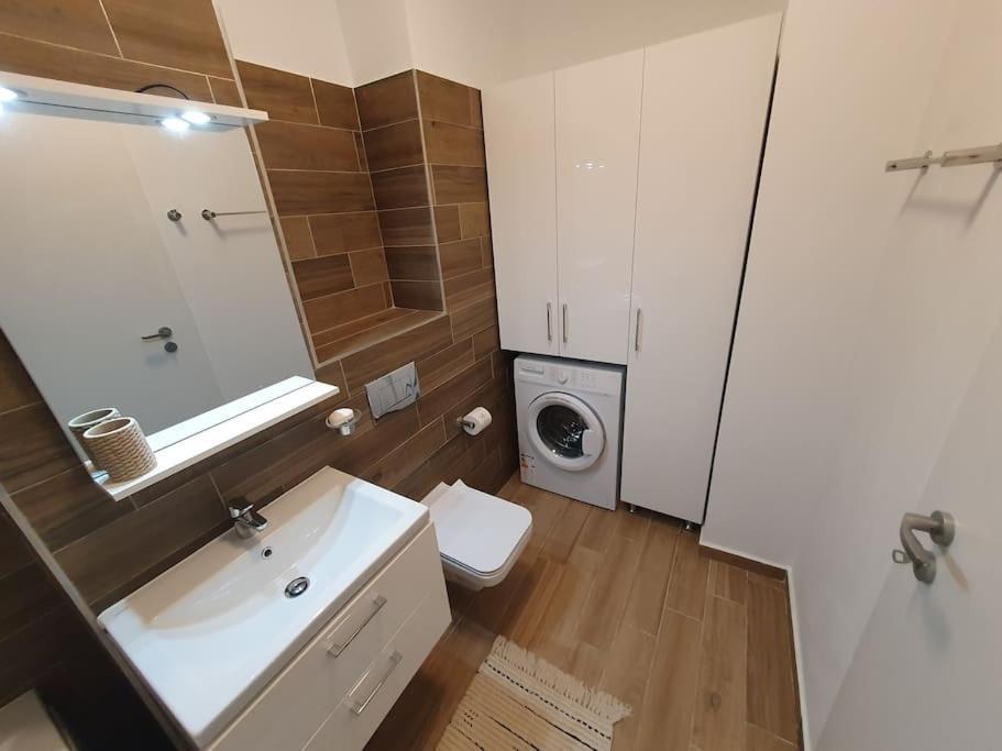 New Luxury Flat Near City Center Διαμέρισμα Τιμισοάρα Εξωτερικό φωτογραφία